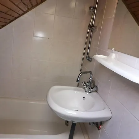 Apartment Sari Apartman *